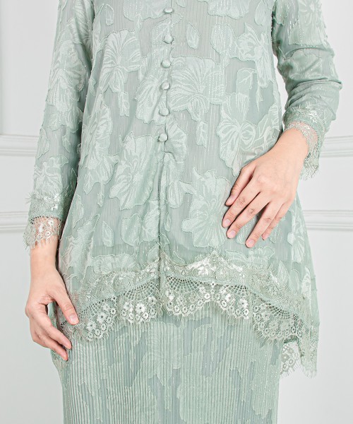 Chempaka Button Lace Riau Kurung