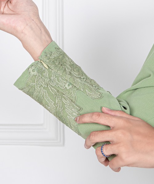 Faira Lace Wrist Top