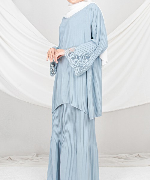 Khadija Pleated-Lace Kurung