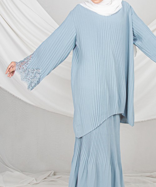 Khadija Pleated-Lace Kurung