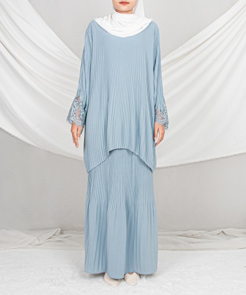 Khadija Pleated-Lace Kurung