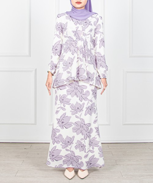 Lana Sayang Inverted-Pleats Kurung