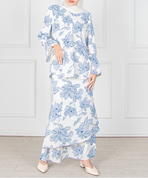 Lana Sayang Smocked Bell-Sleeve Kurung