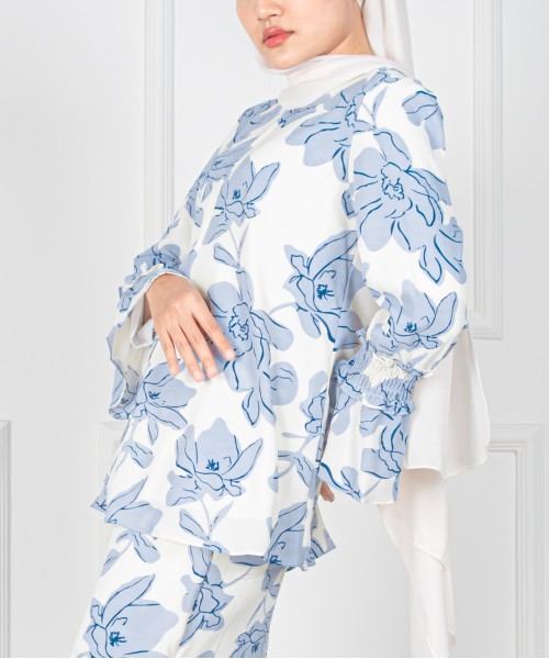 Lana Sayang Smocked Bell-Sleeve Kurung