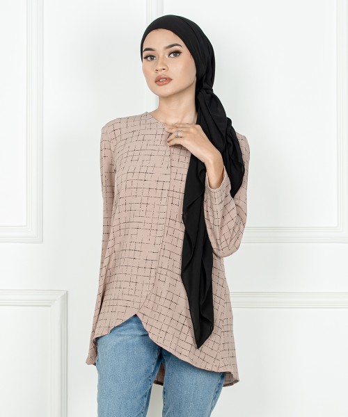 Zayla Curve-Split Top 